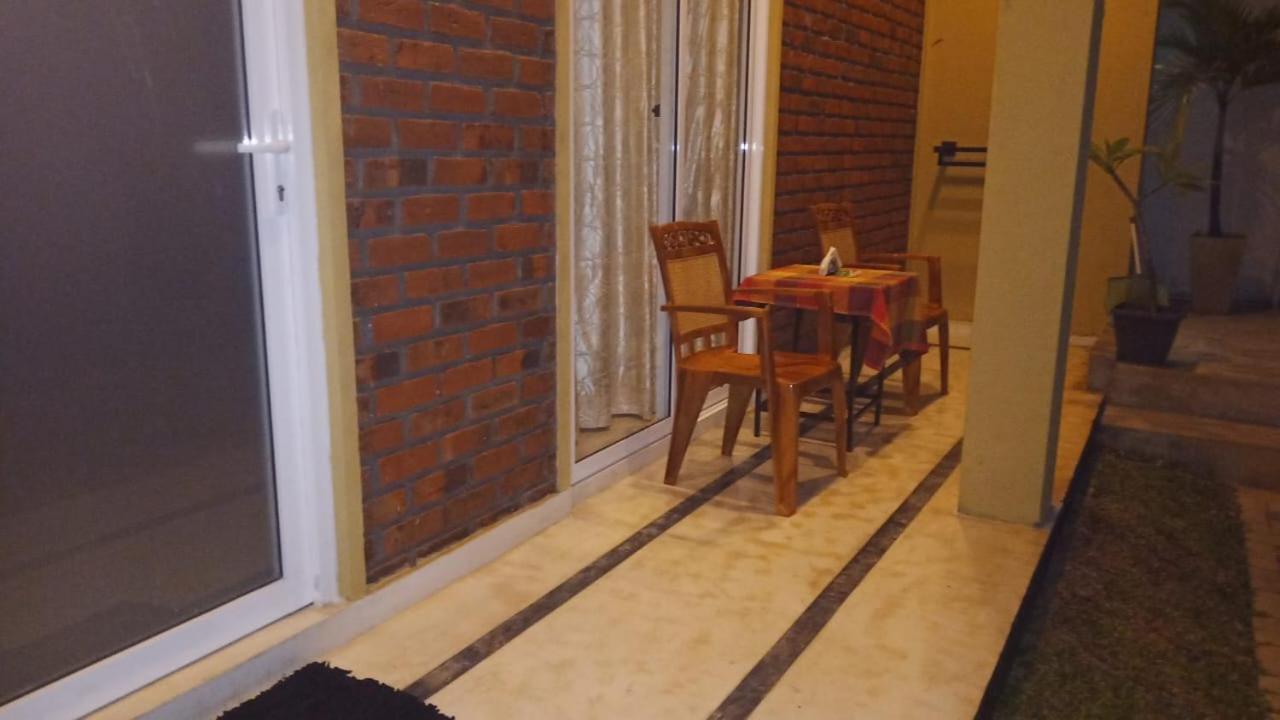 Petit Guest House Negombo Dış mekan fotoğraf